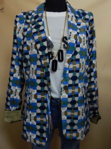 03) блуза и украшение 380.000, пиджак  570 000